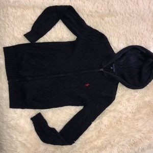 i’m selling a Raplh Lauren sweater 💙